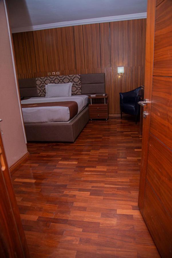 Mahogany Hotel And Suites Ibadan Exterior photo